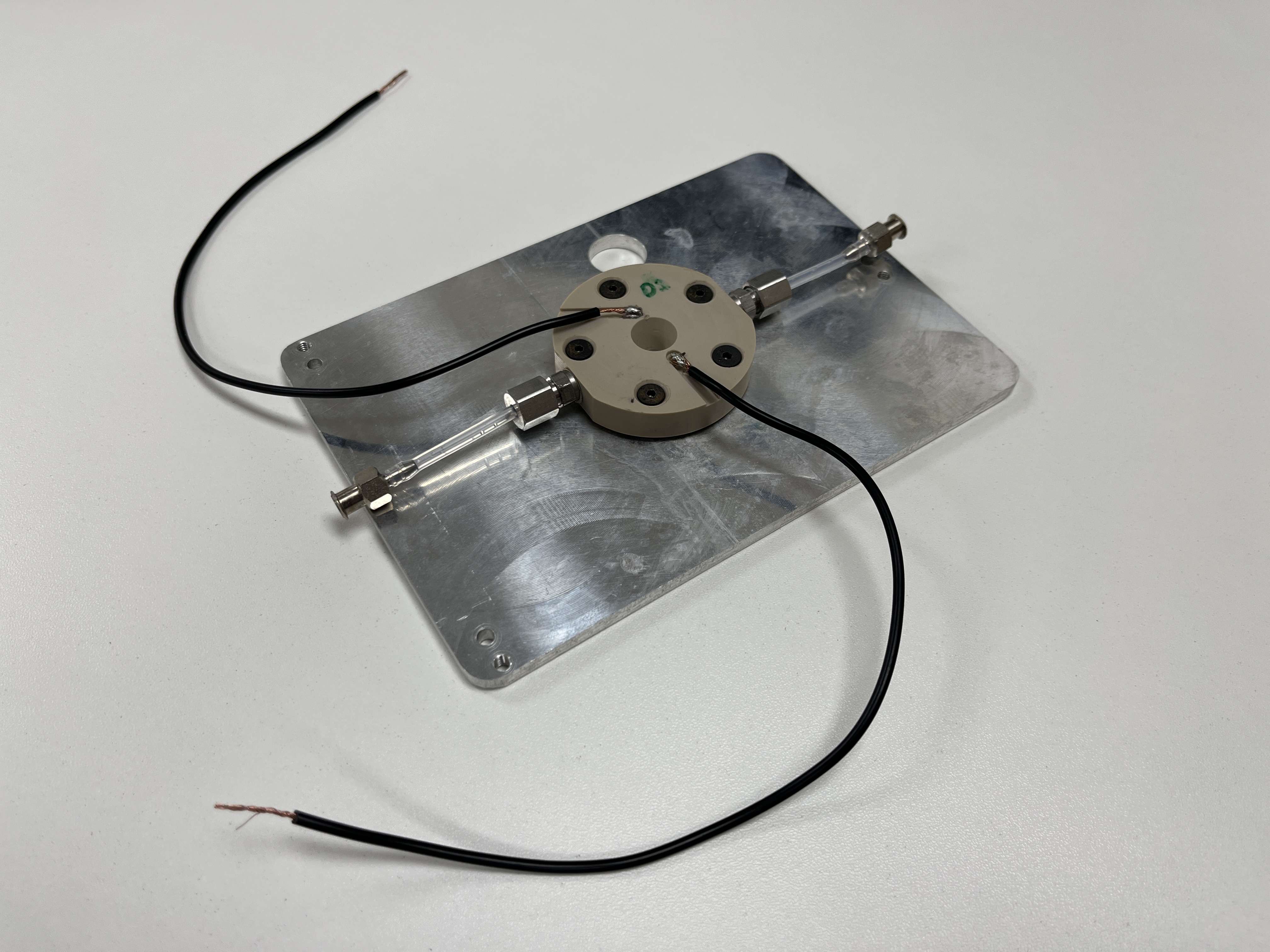 Custom assembled operando electrochemical cell